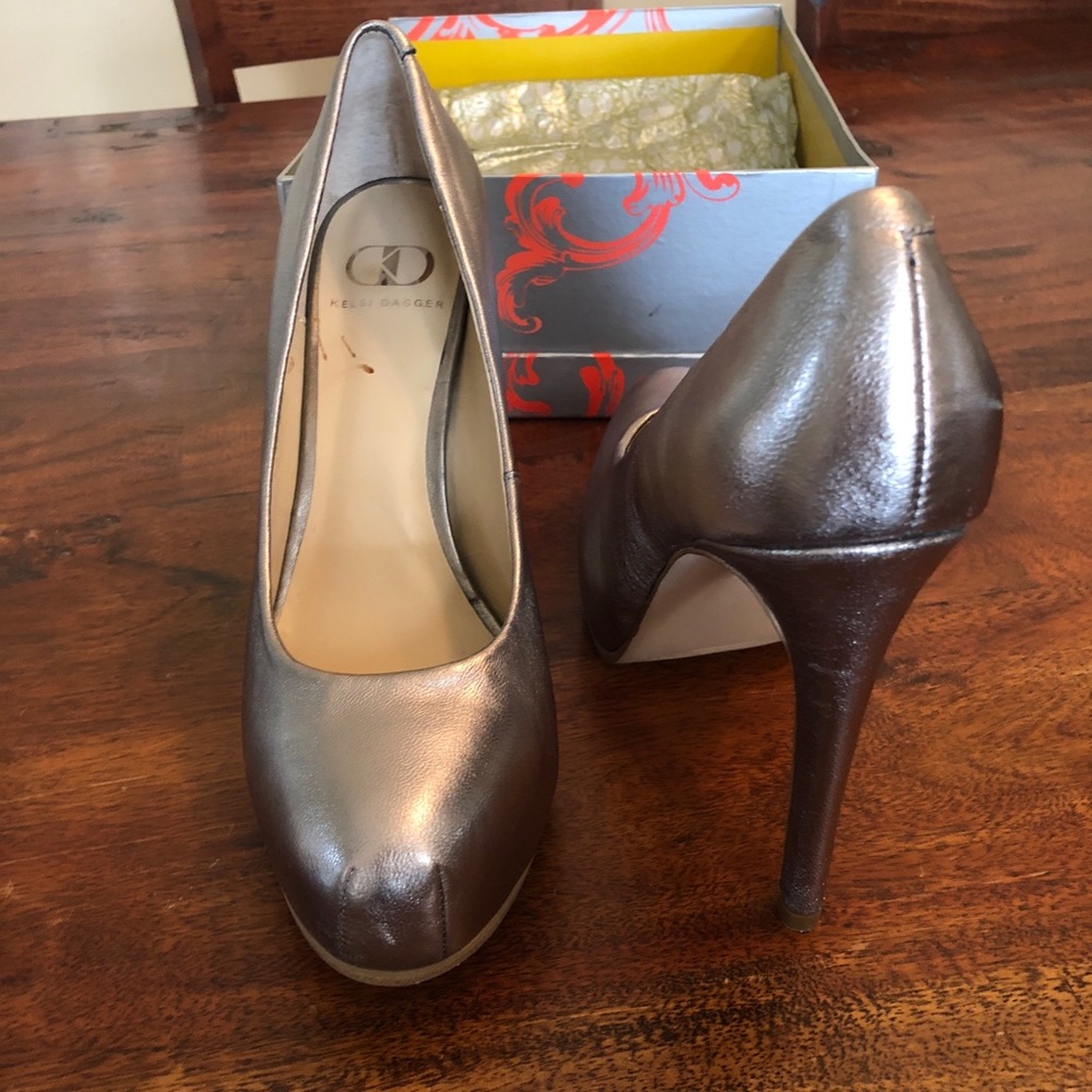 Kelsi Dagger Linzi platform heels. Gunmetal.